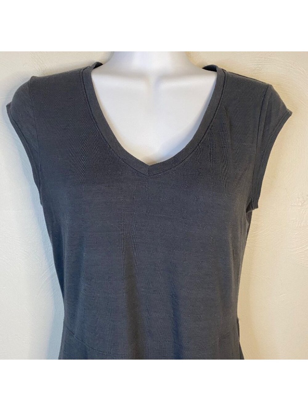 The North Face V-neck E Z T-shirt Dress Sz XS Gray Zip Pockets Outdoors Hiking - Picture 5 of 16